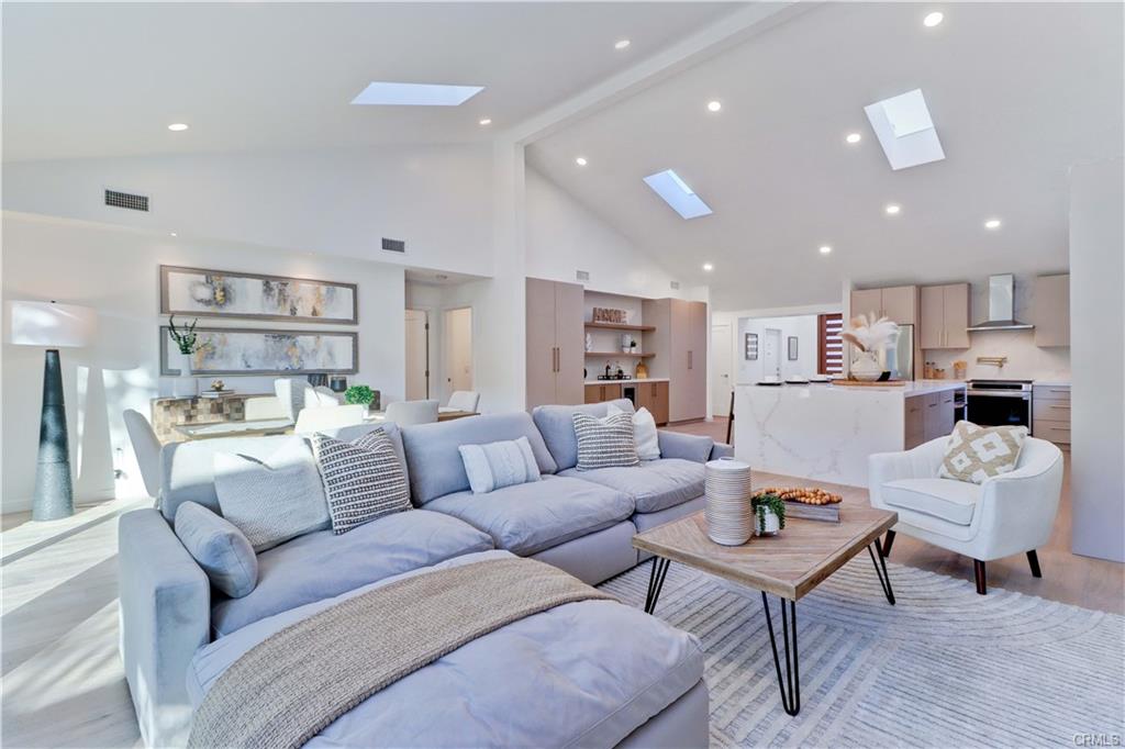 Laguna Woods, California, 92637, United States, 3 Bedrooms Bedrooms, ,1 BathroomBathrooms,Residential,For Sale,1987087