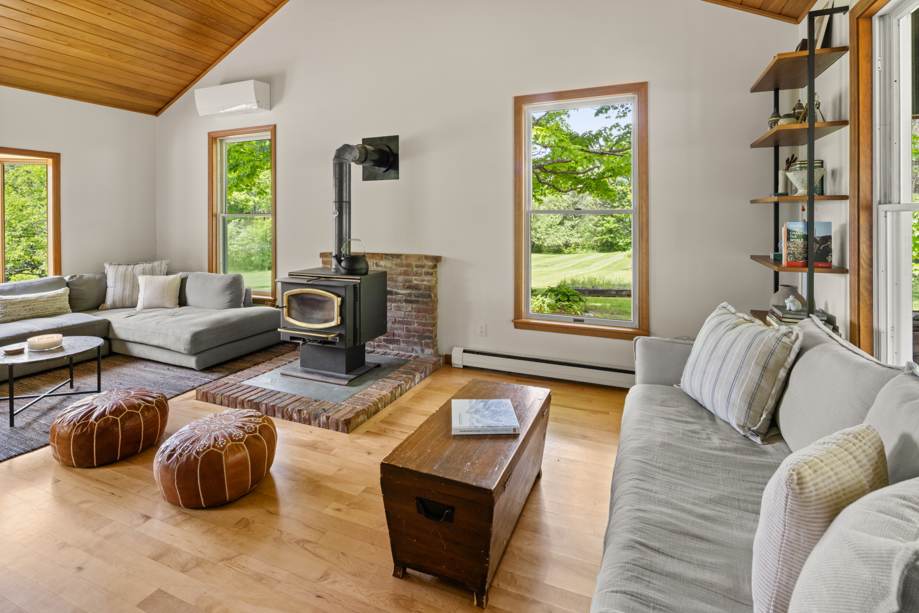  2206 Elmore Mountain Road - 物件實景