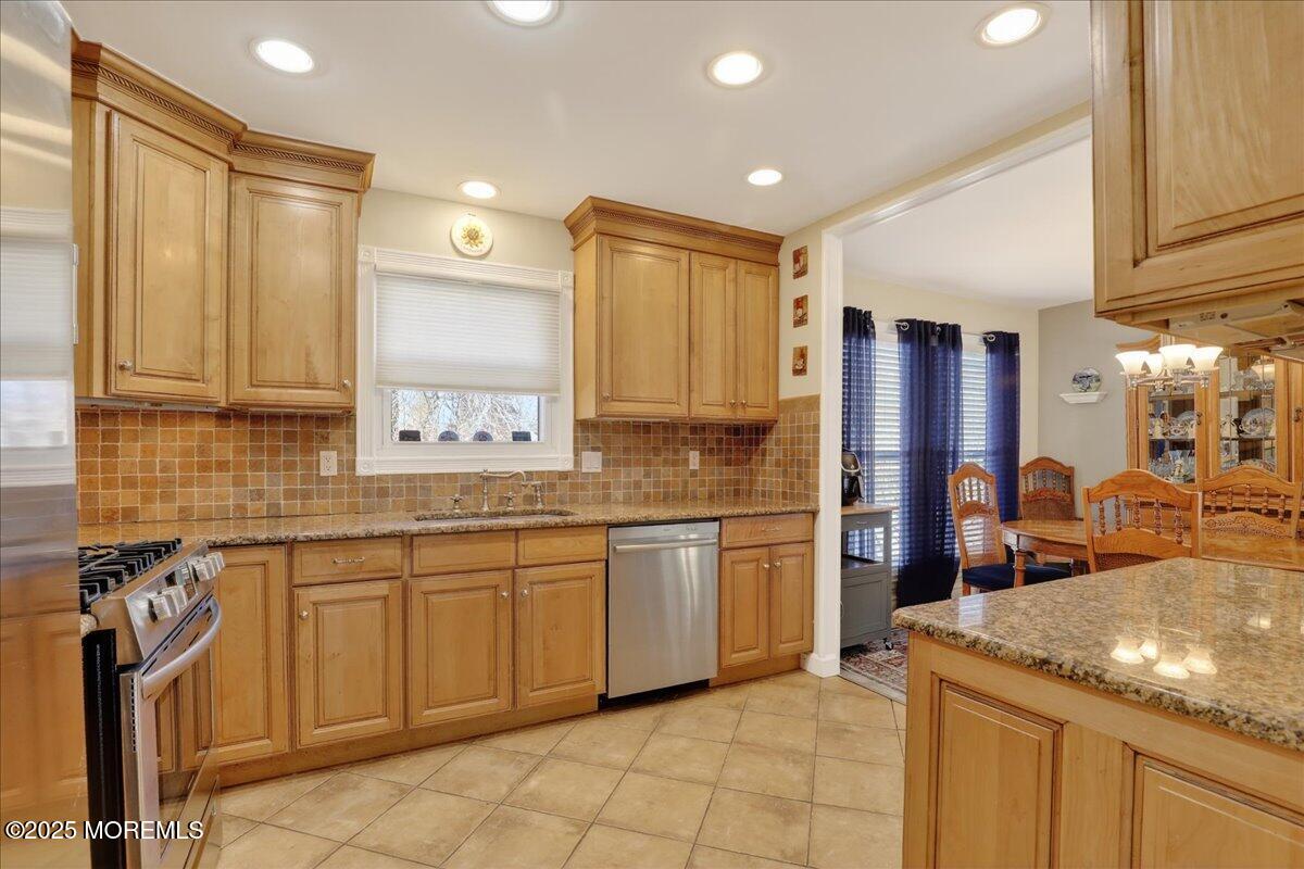 Howell, New Jersey, 07731, United States, 4 Bedrooms Bedrooms, ,3 BathroomsBathrooms,Residential,For Sale,2005606