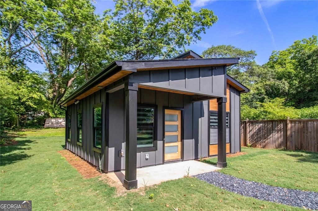 Smyrna, Georgia, 30080, United States, 4 Bedrooms Bedrooms, ,3 BathroomsBathrooms,Residential,For Sale,1913057