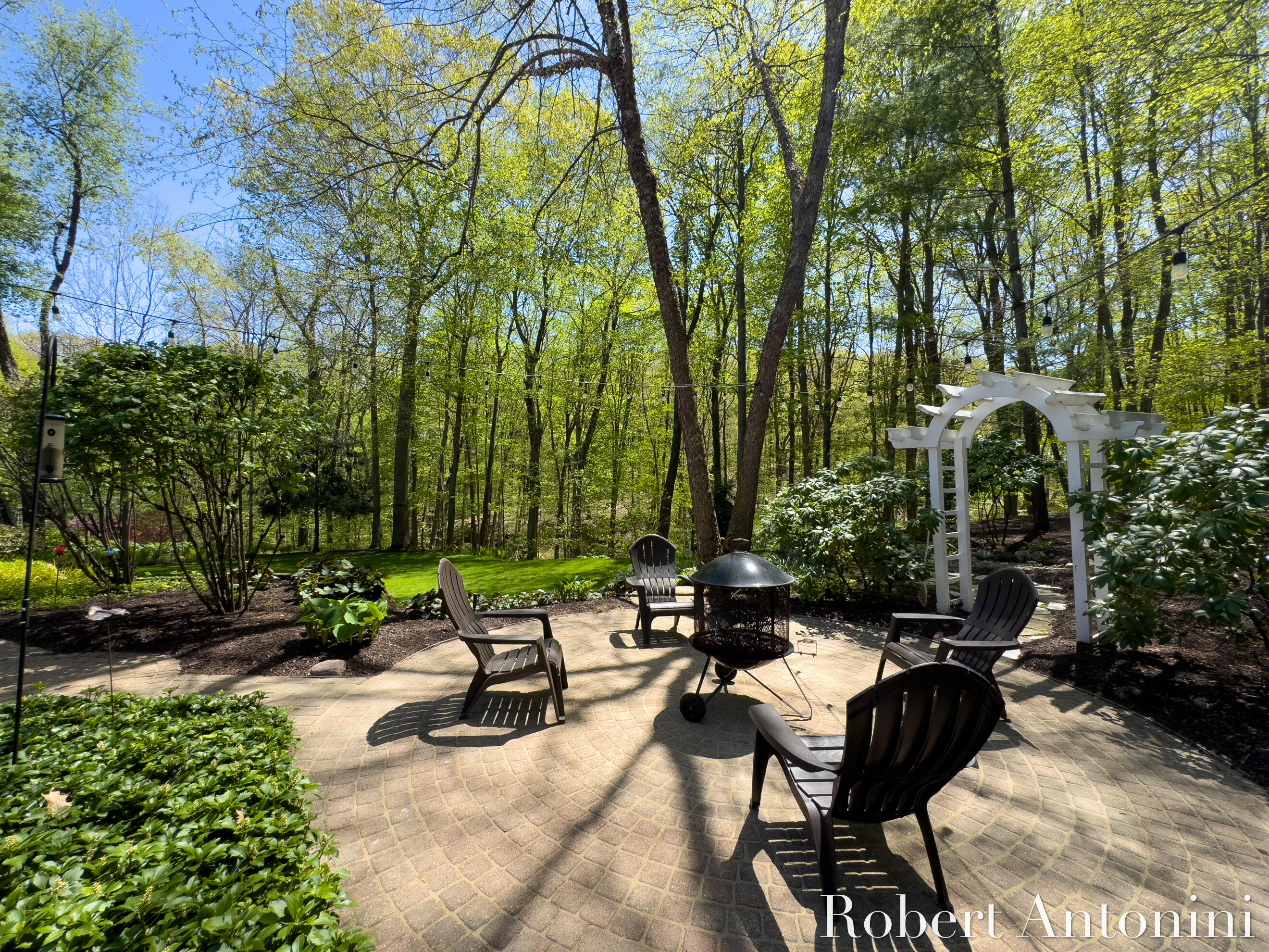 Grand Rapids, Michigan, 49525, United States, 5 Bedrooms Bedrooms, ,4 BathroomsBathrooms,Residential,For Sale,1837852
