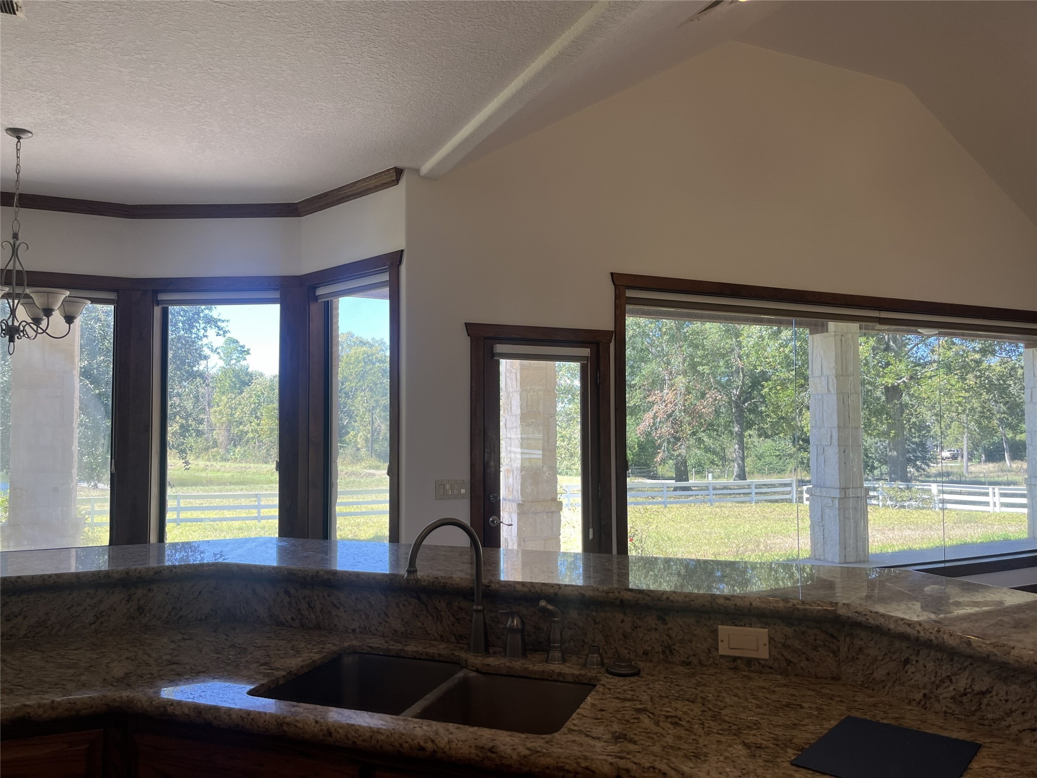 Montgomery, Texas, 77316, United States, 4 Bedrooms Bedrooms, ,3 BathroomsBathrooms,Residential,For Sale,1988300