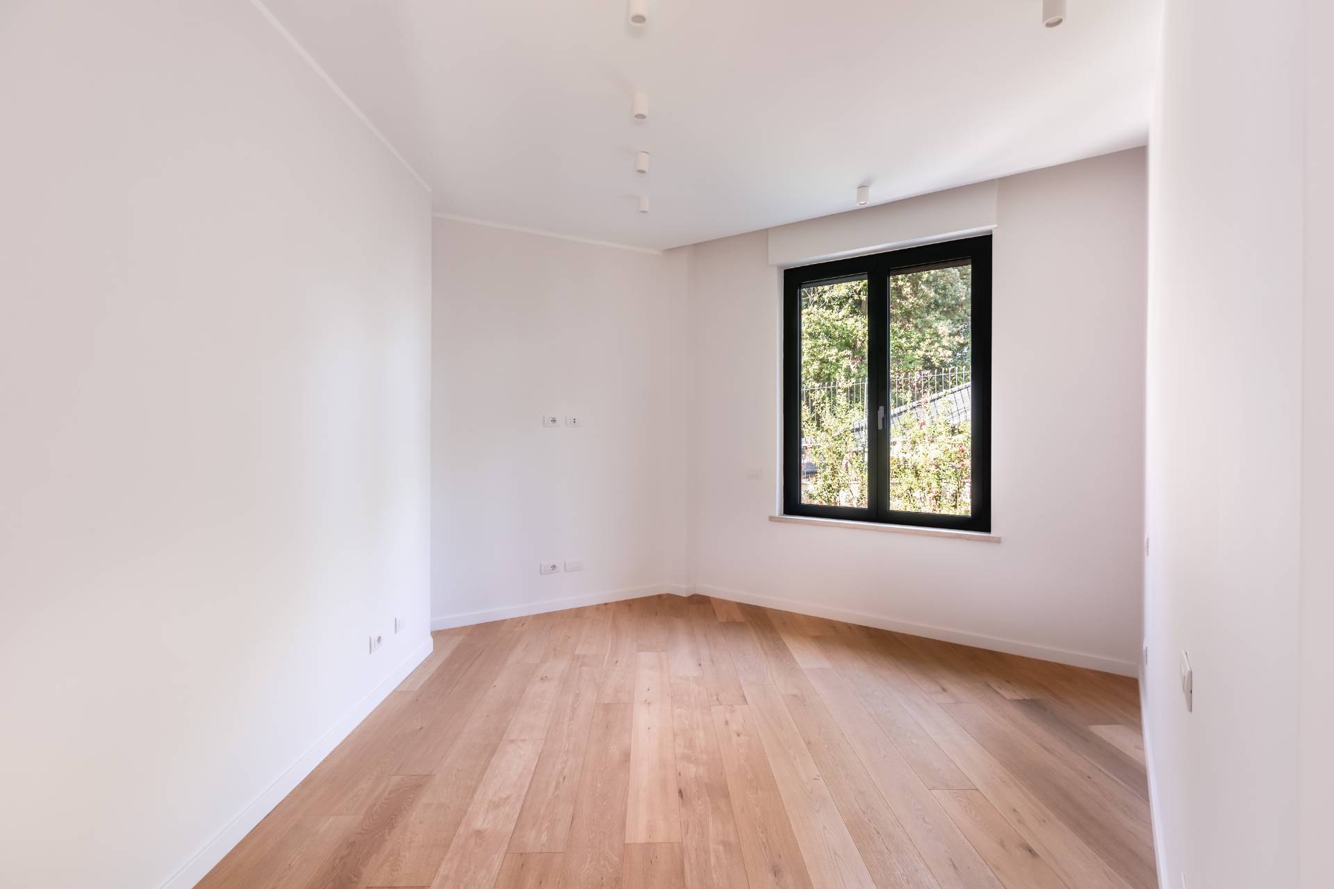 Roma, Roma, 00100, IT, 2 Bedrooms Bedrooms, ,3 BathroomsBathrooms,Residential,For Sale,1849001