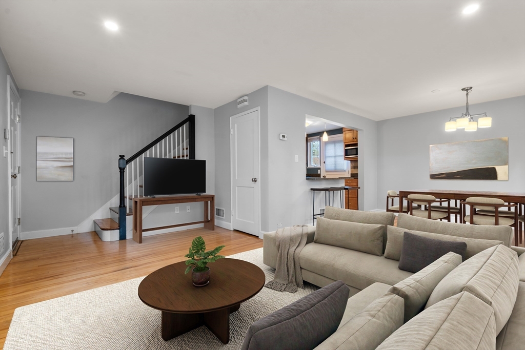 Watertown, Massachusetts, 02472, United States, 2 Bedrooms Bedrooms, ,1 BathroomBathrooms,Residential,For Sale,1947572