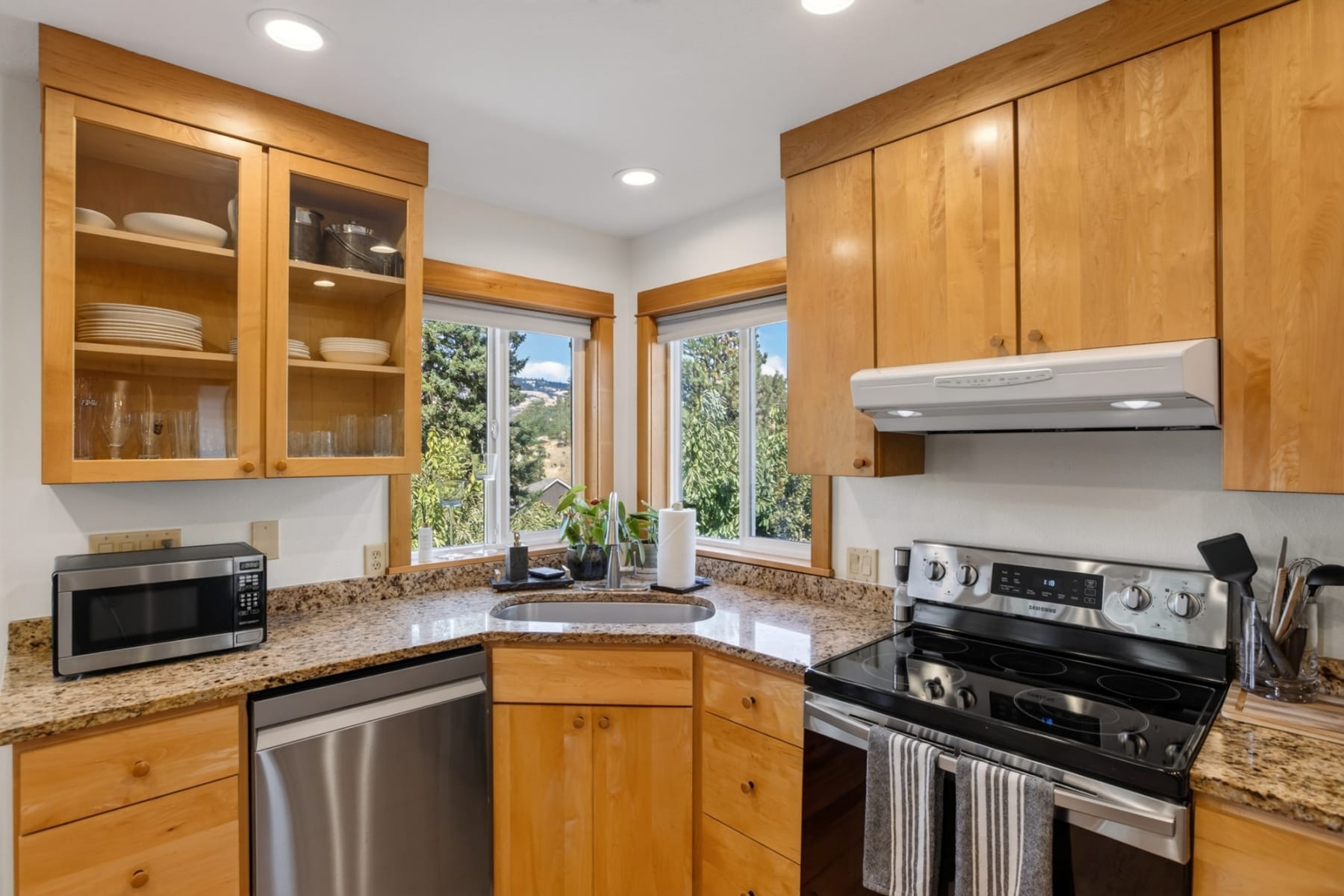  407 HUSKEY RD Mosier, OR 97040 - 物件實景