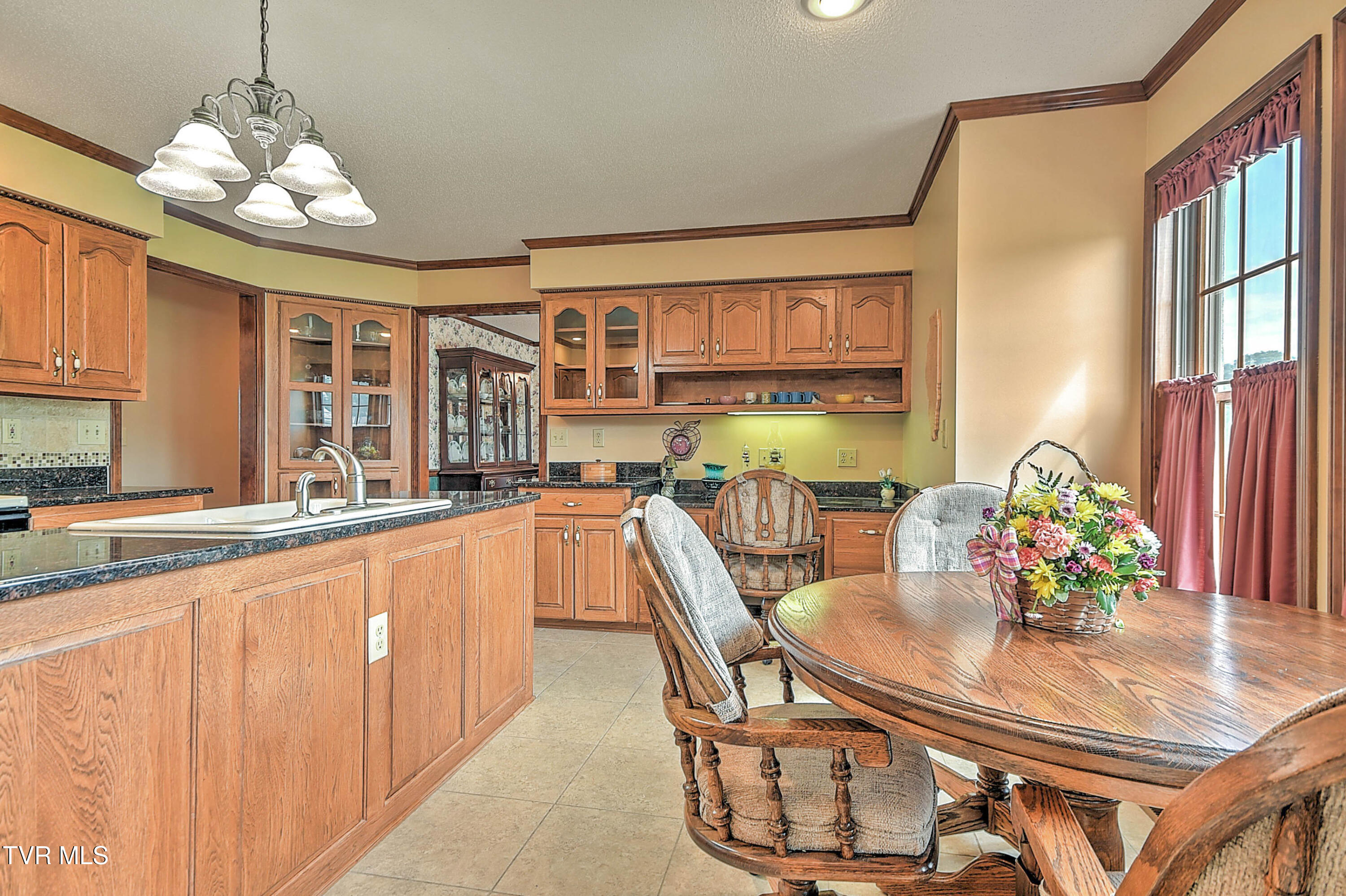 Greeneville, Tennessee, 37745, United States, 4 Bedrooms Bedrooms, ,4 BathroomsBathrooms,Residential,For Sale,1899304