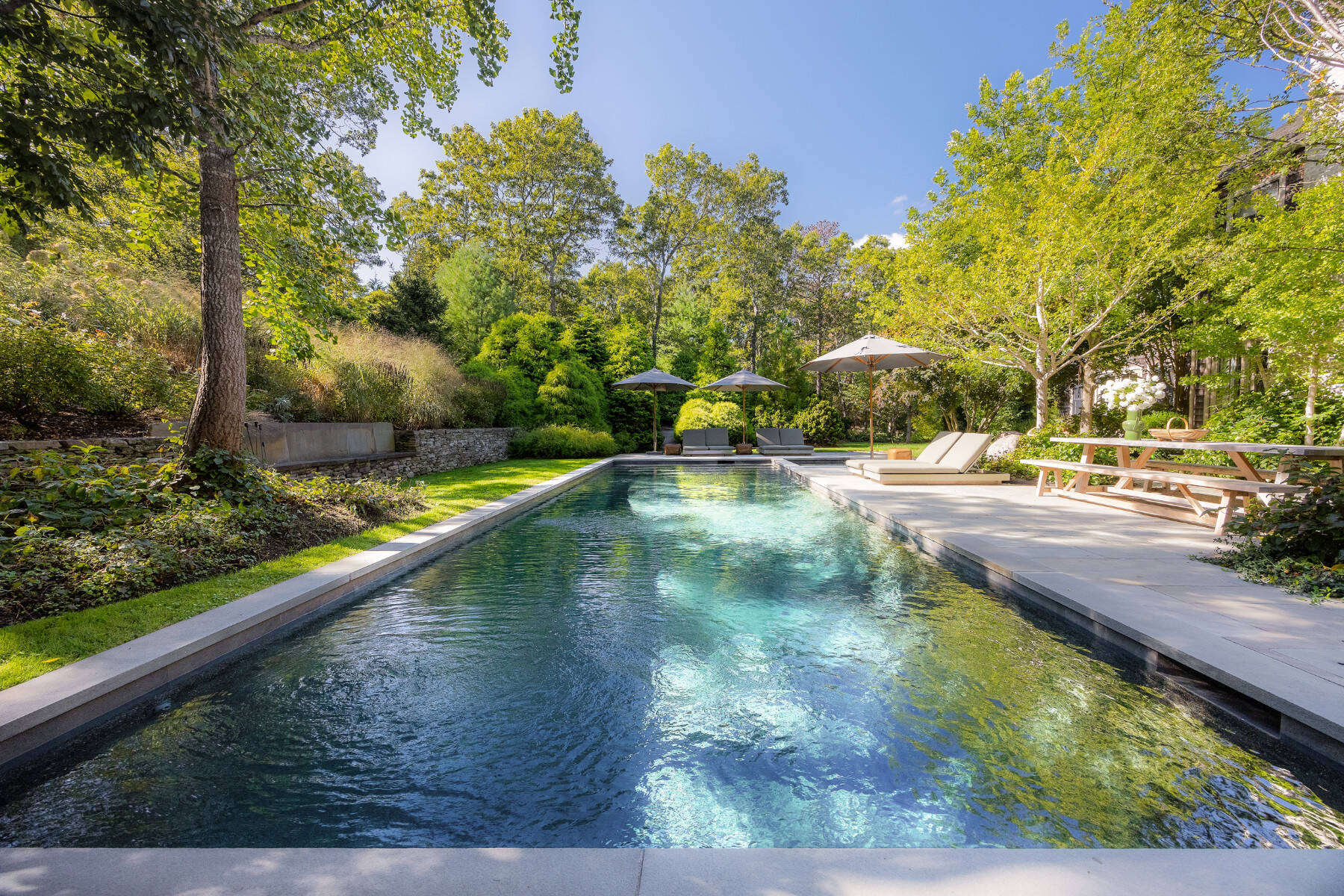 Dazzling East Hampton Compound Featured in Architectural Digest - 物件實景