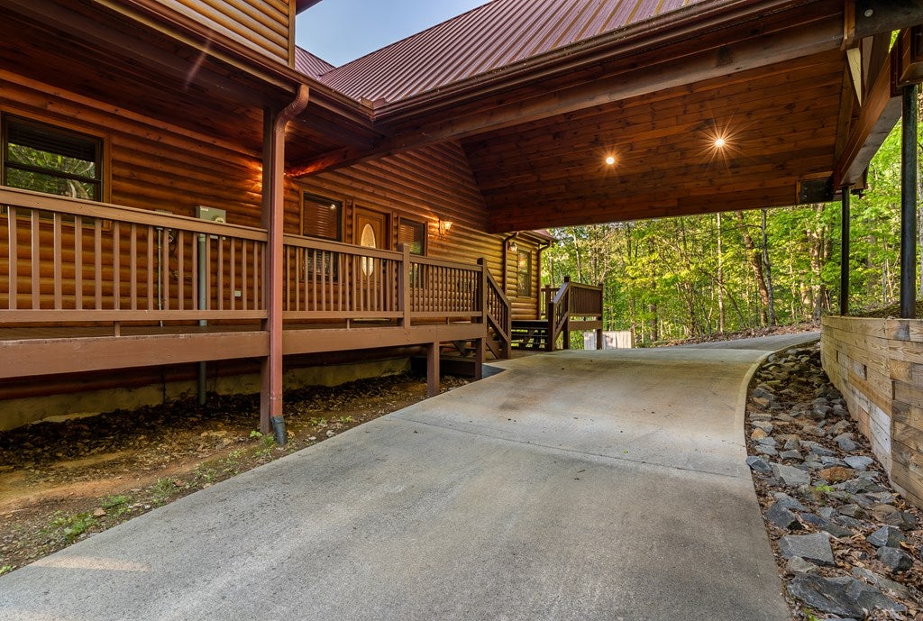 Mineral Bluff, Georgia, 30559, United States, 3 Bedrooms Bedrooms, ,3 BathroomsBathrooms,Residential,For Sale,1986292