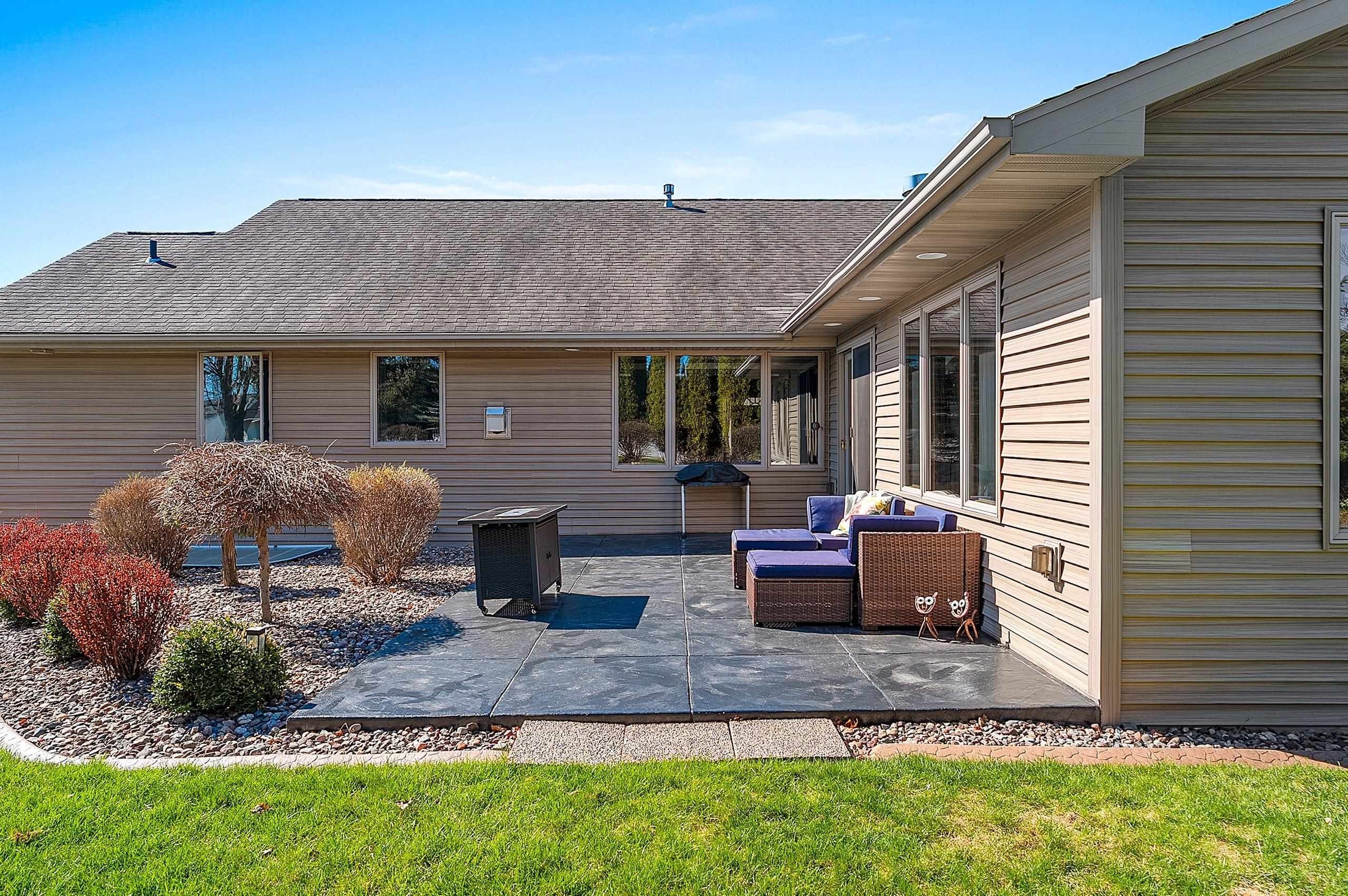 GREEN BAY, Wisconsin, 54313, United States, 4 Bedrooms Bedrooms, ,4 BathroomsBathrooms,Residential,For Sale,2048613