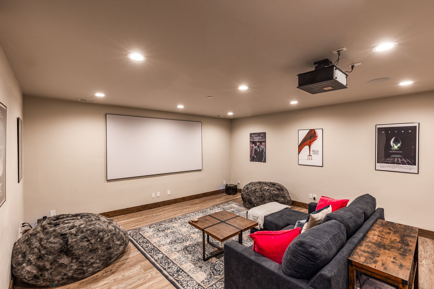  Stunning End-Unit Townhome With Loads of Natural Light - 物件實景