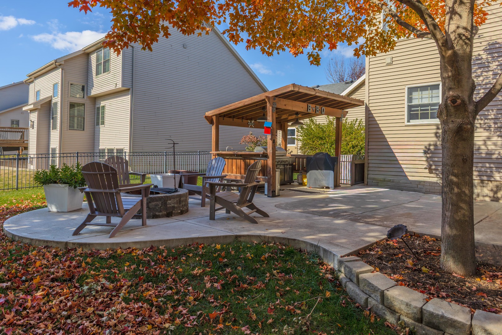 Bloomington, Illinois, 61704, United States, 4 Bedrooms Bedrooms, ,4 BathroomsBathrooms,Residential,For Sale,1996110