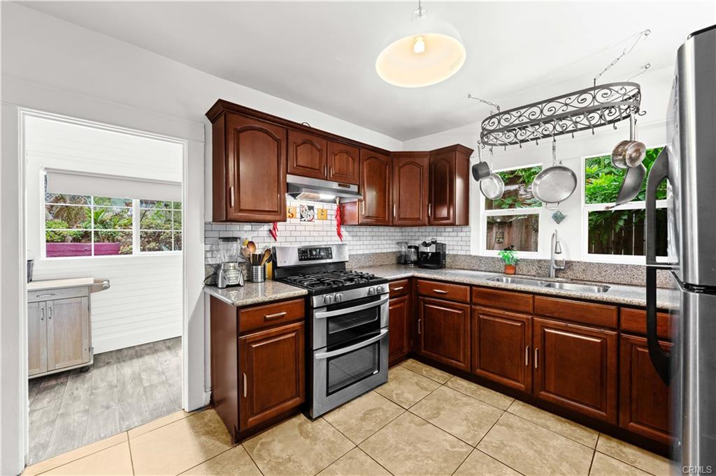 Los Angeles, California, 90033, United States, 3 Bedrooms Bedrooms, ,2 BathroomsBathrooms,Residential,For Sale,1935354