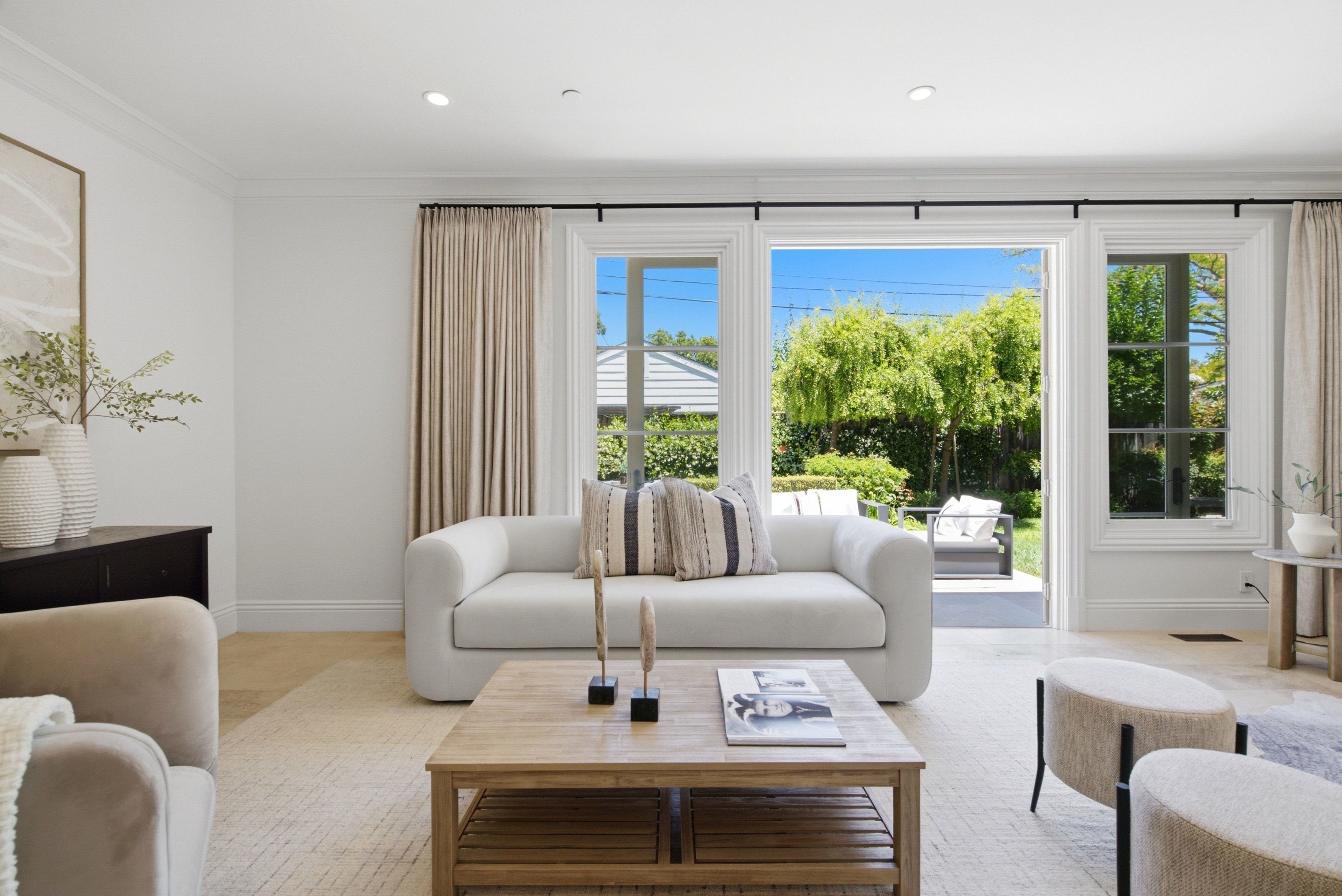  Beautifully Remodeled with Designer Finishes - 物件實景