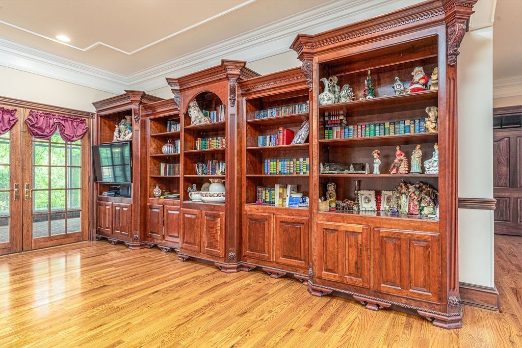 Clarksville, Tennessee, 37043, United States, 7 Bedrooms Bedrooms, ,7 BathroomsBathrooms,Residential,For Sale,1999210