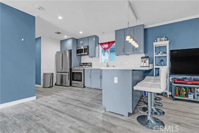 Los Angeles, California, 91605, United States, 5 Bedrooms Bedrooms, ,4 BathroomsBathrooms,Residential,For Sale,1979926