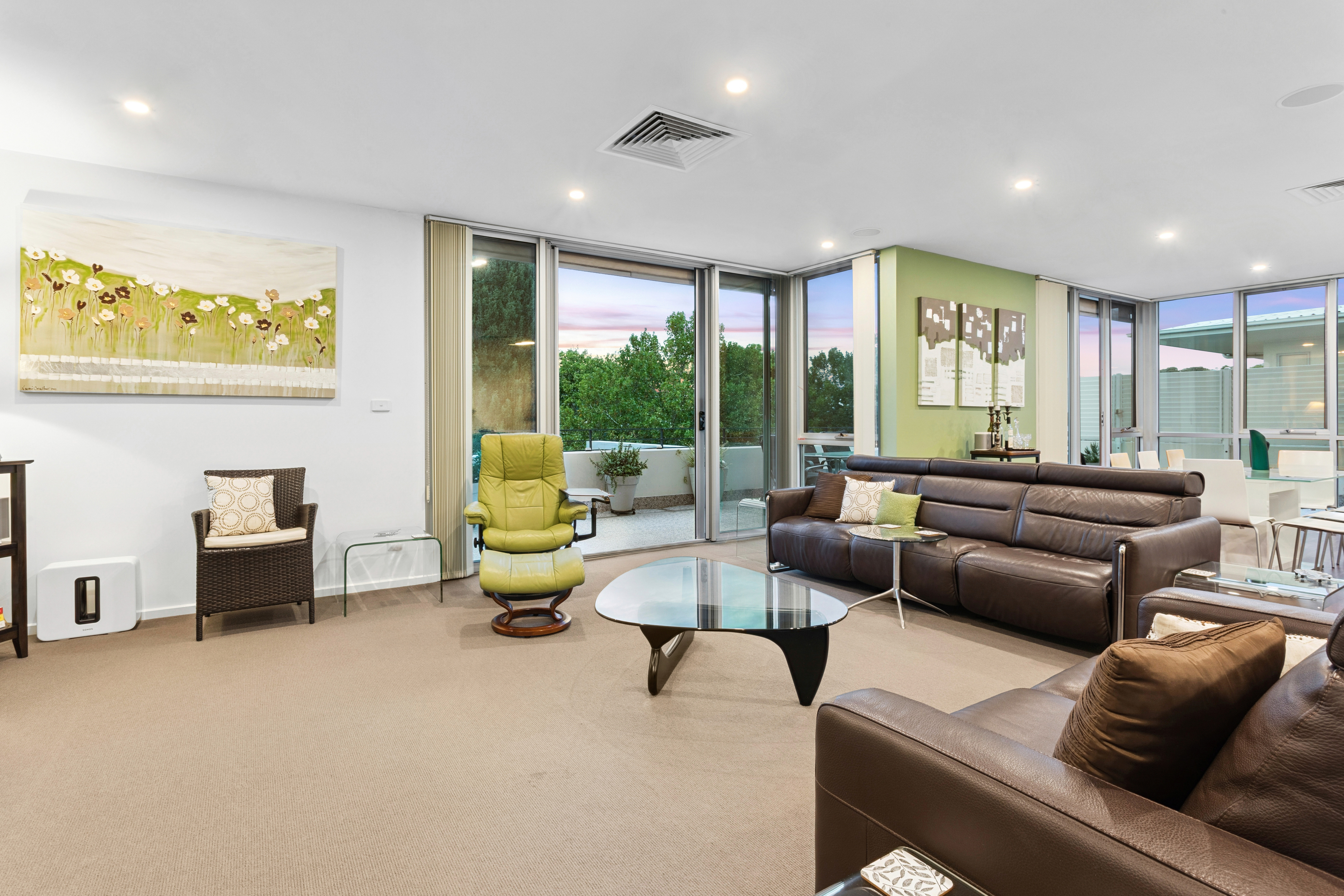  A Penthouse Defined by Space, Light and Outdoor Living - 物件實景