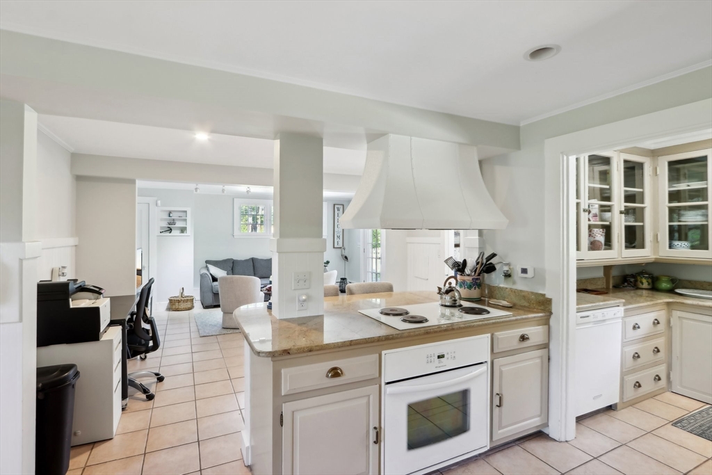 Gloucester, Massachusetts, 01930, United States, 5 Bedrooms Bedrooms, ,5 BathroomsBathrooms,Residential,For Sale,1837944