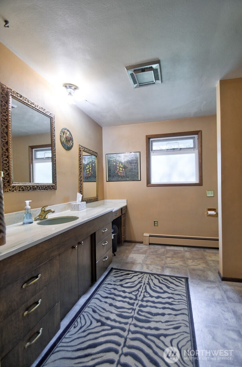 Olympia, Washington, 98512, United States, 4 Bedrooms Bedrooms, ,2 BathroomsBathrooms,Residential,For Sale,1796767
