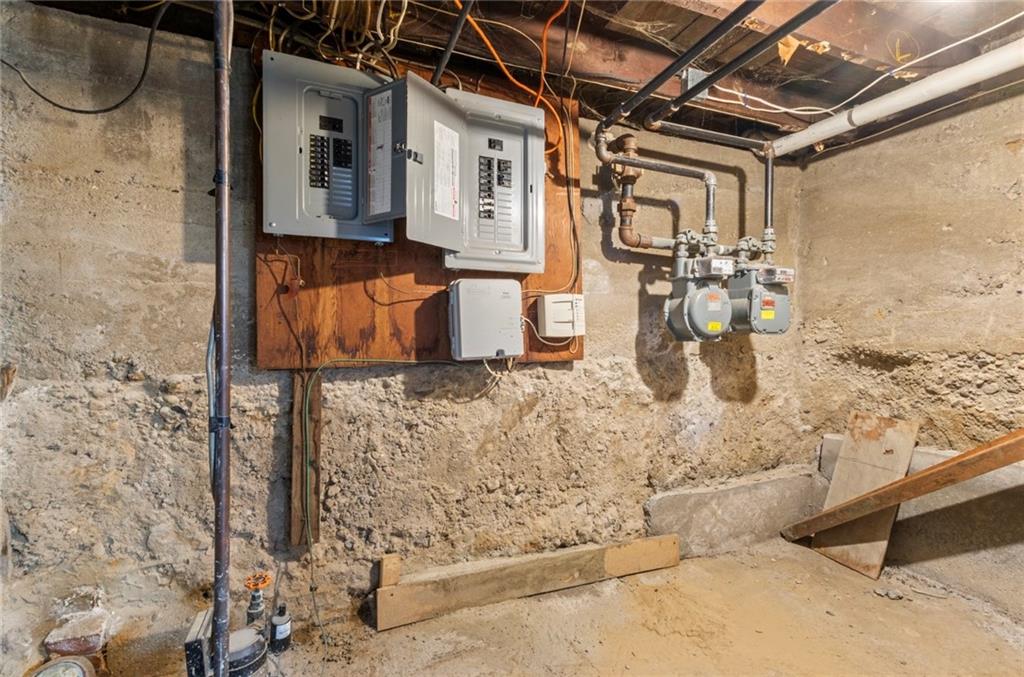 Cranston, Rhode Island, 02920, United States, 4 Bedrooms Bedrooms, ,2 BathroomsBathrooms,Residential,For Sale,2006260