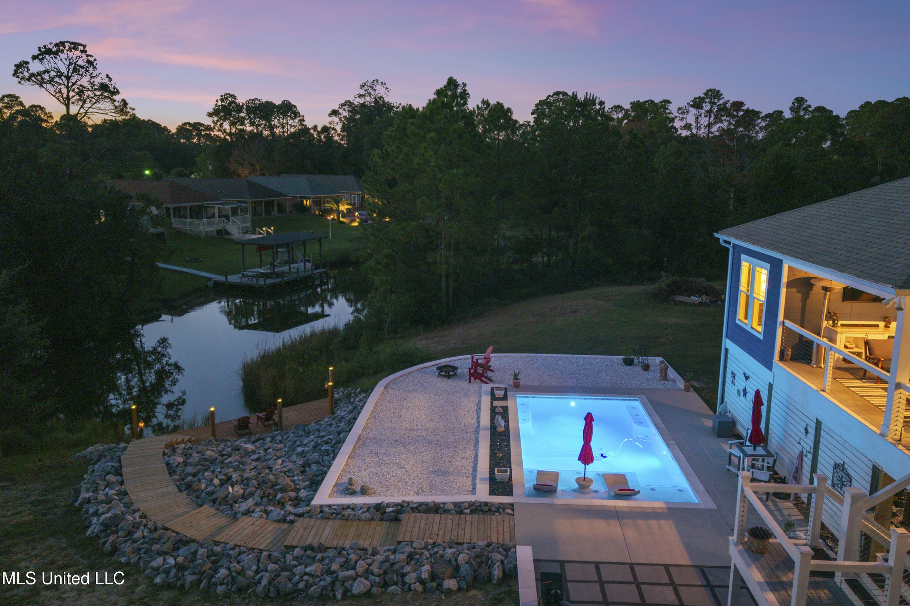 Biloxi, Mississippi, 39532, United States, 3 Bedrooms Bedrooms, ,2 BathroomsBathrooms,Residential,For Sale,1977192