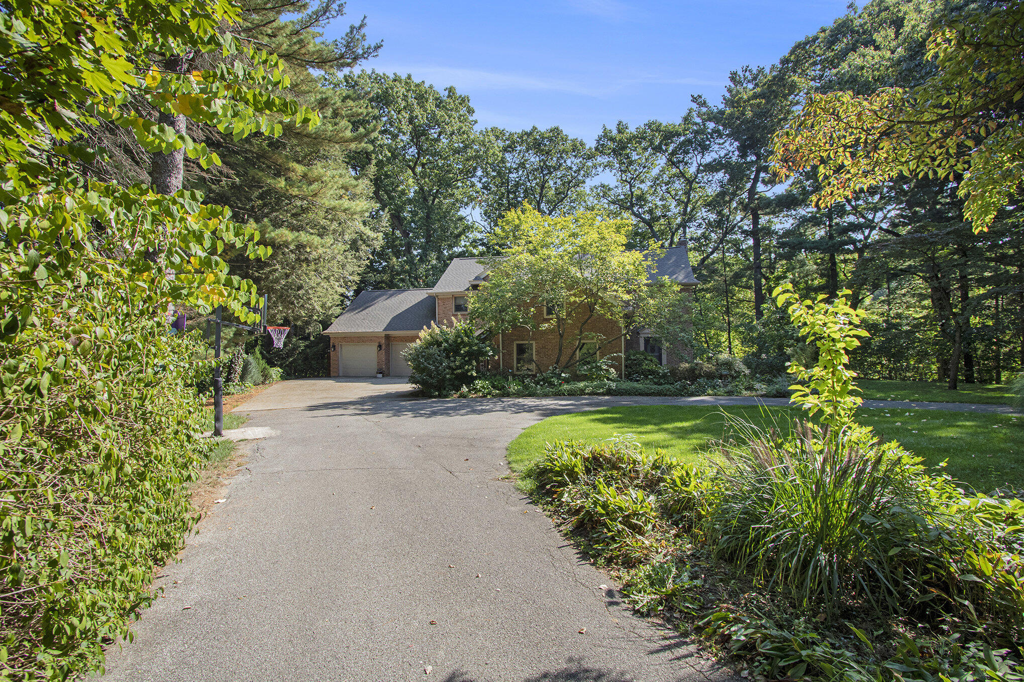 St. Joseph, Michigan, 49085, United States, 5 Bedrooms Bedrooms, ,4 BathroomsBathrooms,Residential,For Sale,1960550