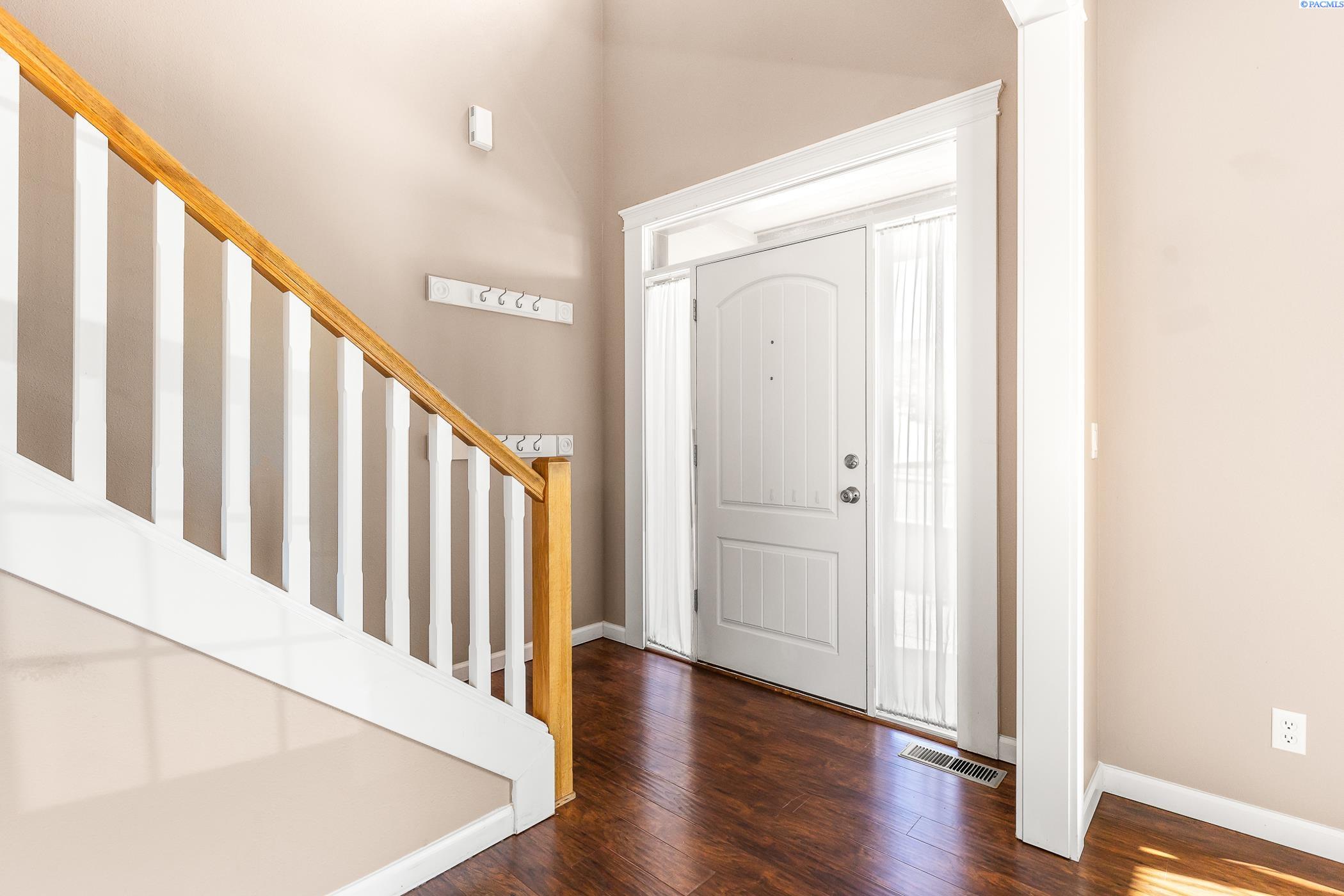 Richland, Washington, 99354, United States, 5 Bedrooms Bedrooms, ,2 BathroomsBathrooms,Residential,For Sale,1925310