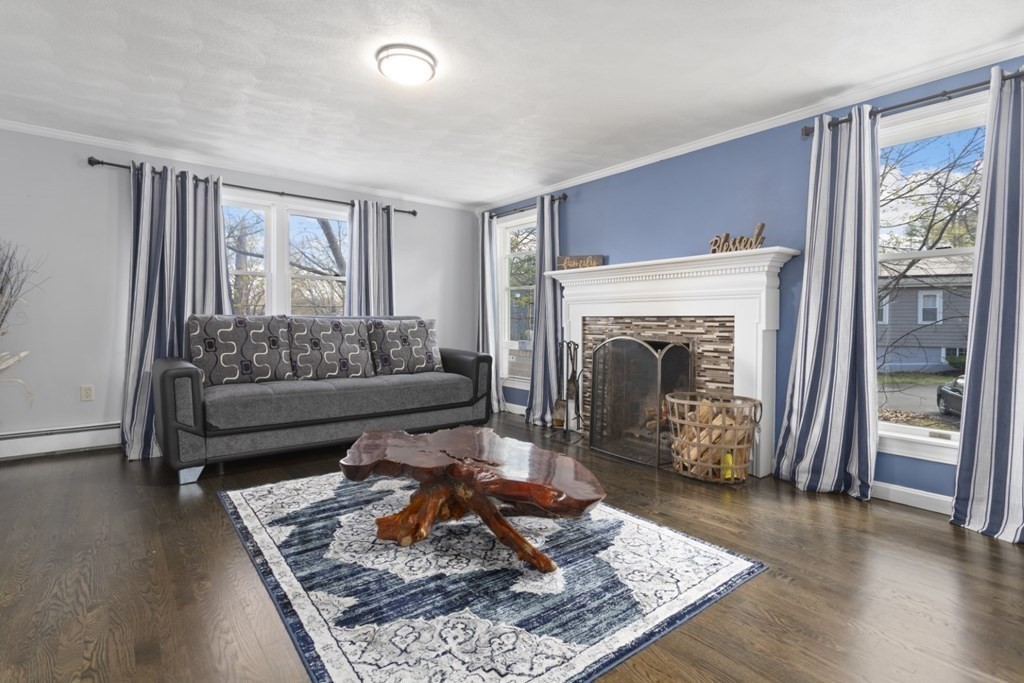 Saugus, Massachusetts, 01906, United States, 3 Bedrooms Bedrooms, ,3 BathroomsBathrooms,Residential,For Sale,1931049