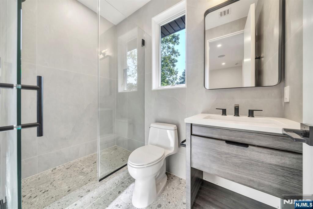 Tenafly, New Jersey, 07670, United States, 6 Bedrooms Bedrooms, ,6 BathroomsBathrooms,Residential,For Sale,1906714