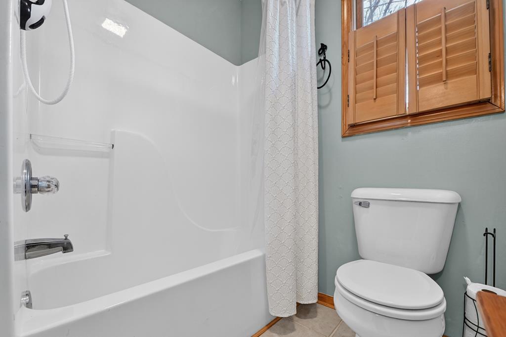 Ellijay, Georgia, 30536, United States, 4 Bedrooms Bedrooms, ,3 BathroomsBathrooms,Residential,For Sale,2003227