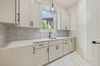 Blairsville, Georgia, 30512, United States, 4 Bedrooms Bedrooms, ,6 BathroomsBathrooms,Residential,For Sale,1940462