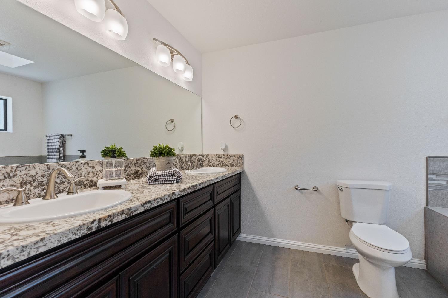 Grass Valley, California, 95949, United States, 3 Bedrooms Bedrooms, ,3 BathroomsBathrooms,Residential,For Sale,1983094