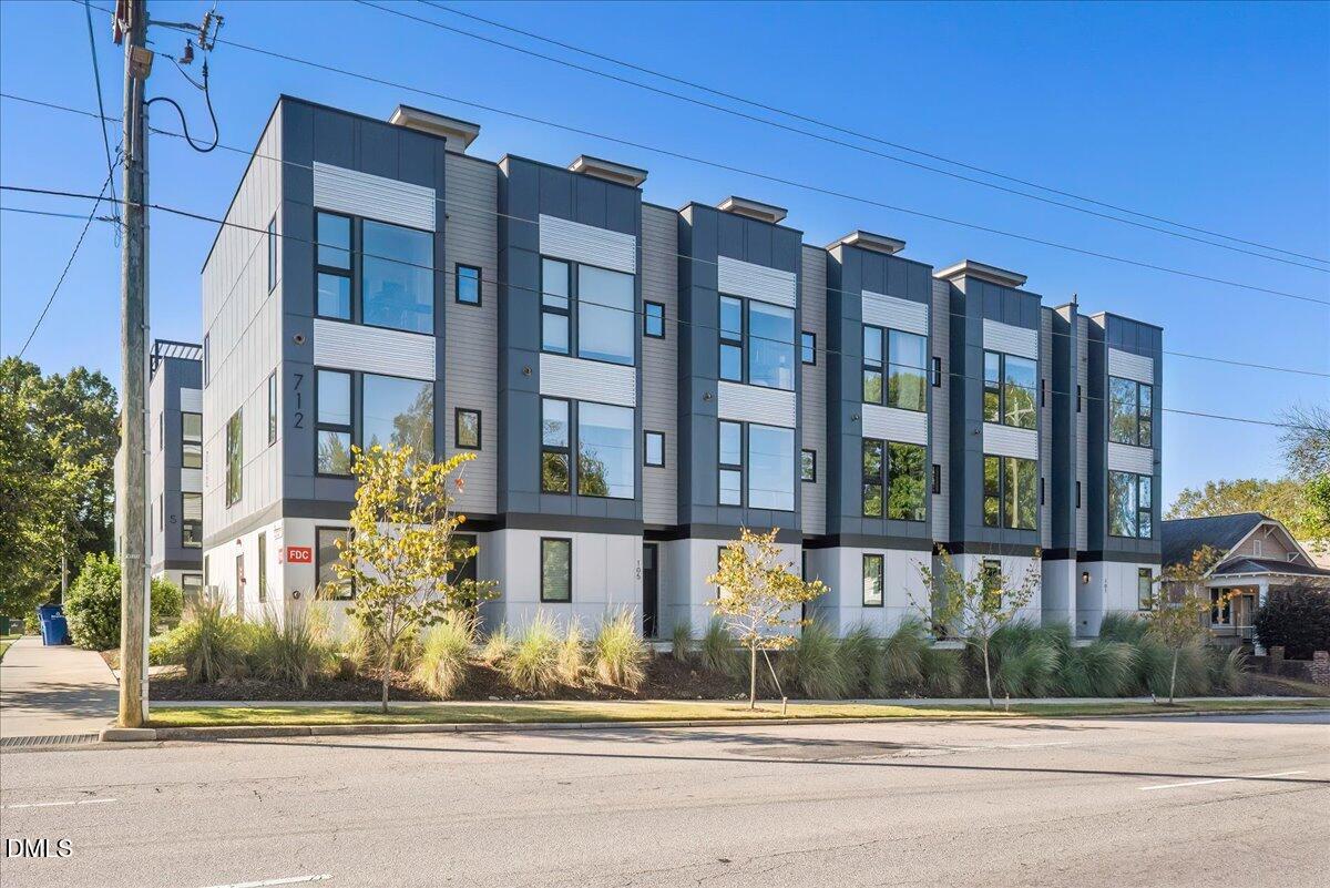 Raleigh, North Carolina, 27601, United States, 3 Bedrooms Bedrooms, ,4 BathroomsBathrooms,Residential,For Sale,1966573