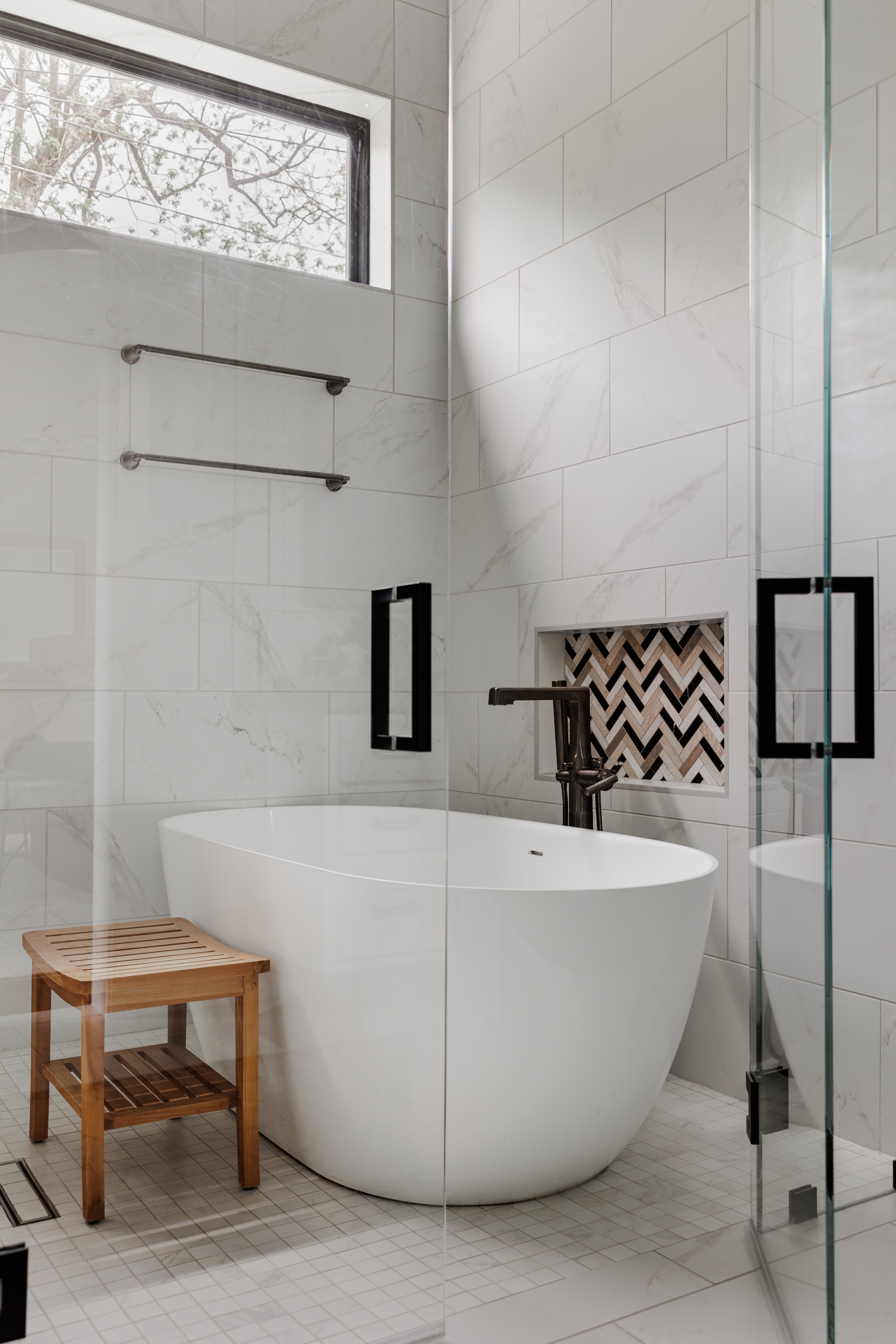  Sophisticated Barton Hills Home Balancing Lively Entertaining with Quiet Retreat - 物件實景