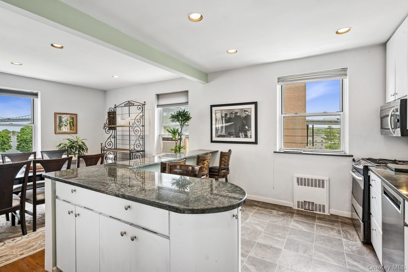 Beechhurst, New York, 11357, United States, 3 Bedrooms Bedrooms, ,2 BathroomsBathrooms,Residential,For Sale,1980845