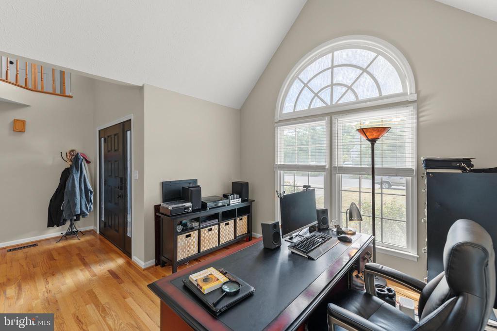 Winchester, Virginia, 22601, United States, 3 Bedrooms Bedrooms, ,2 BathroomsBathrooms,Residential,For Sale,1918203