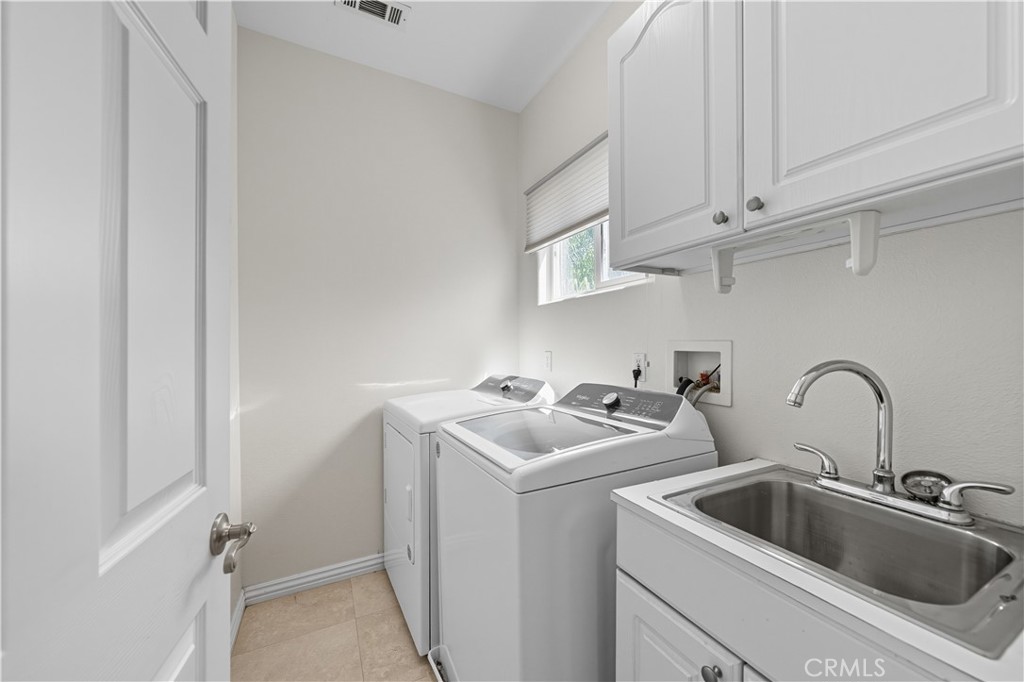 Canyon Lake, California, 92587, United States, 6 Bedrooms Bedrooms, ,5 BathroomsBathrooms,Residential,For Sale,1975994