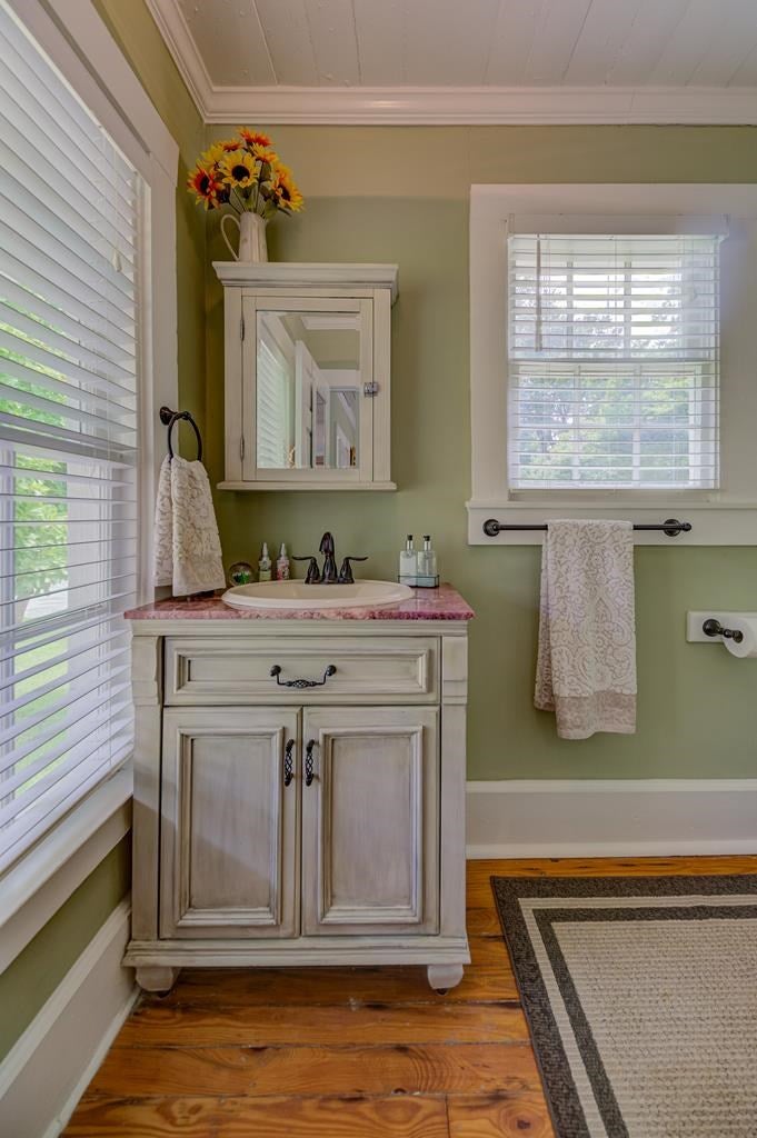 Vicksburg, Mississippi, 39180, United States, 4 Bedrooms Bedrooms, ,4 BathroomsBathrooms,Residential,For Sale,1778903