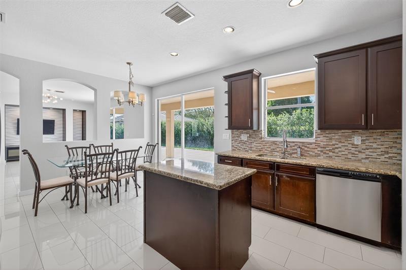 Weston, Florida, 33332, United States, 5 Bedrooms Bedrooms, ,4 BathroomsBathrooms,Residential,For Sale,2003132