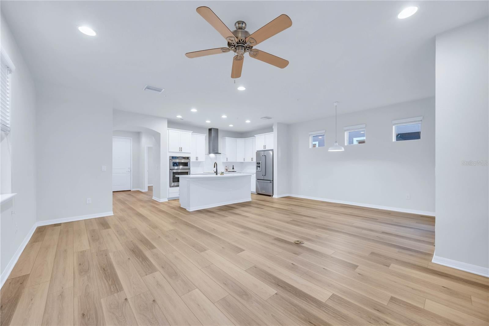 WINTER GARDEN, Florida, 34787, United States, 4 Bedrooms Bedrooms, ,3 BathroomsBathrooms,Residential,For Sale,1993845