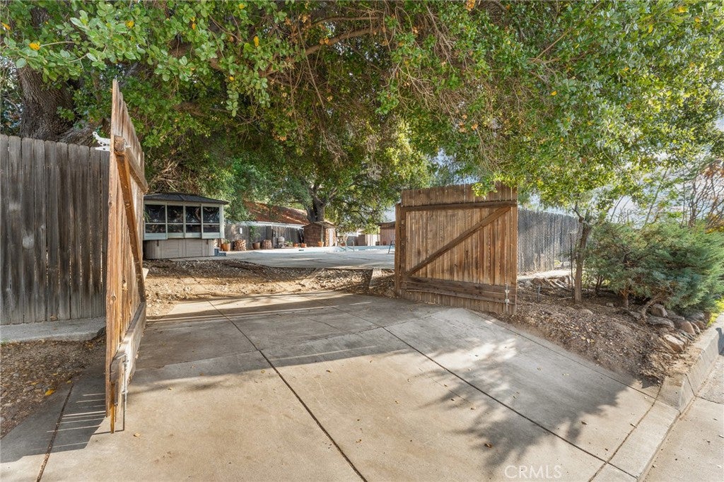 San Bernardino, California, 92404, United States, 3 Bedrooms Bedrooms, ,2 BathroomsBathrooms,Residential,For Sale,1978496