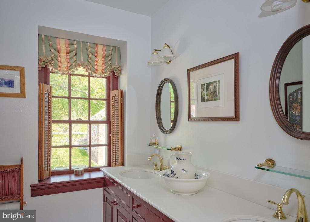 Newtown, Pennsylvania, 18940, United States, 4 Bedrooms Bedrooms, ,4 BathroomsBathrooms,Residential,For Sale,1995554