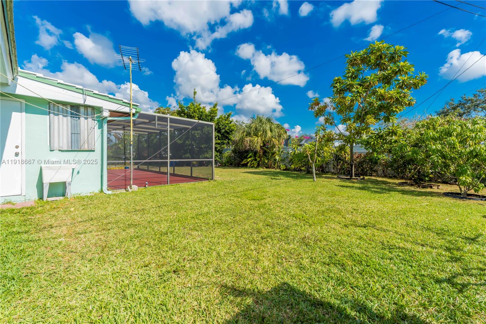 Miami, Florida, 33157, United States, 3 Bedrooms Bedrooms, ,2 BathroomsBathrooms,Residential,For Sale,1997339