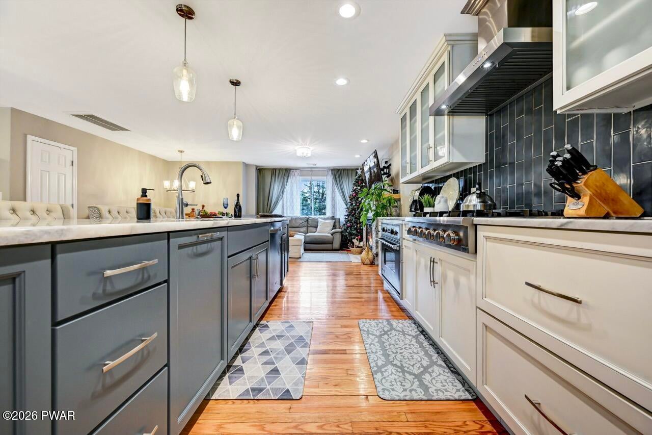 Milford, Pennsylvania, 18337, United States, 3 Bedrooms Bedrooms, ,3 BathroomsBathrooms,Residential,For Sale,2011309