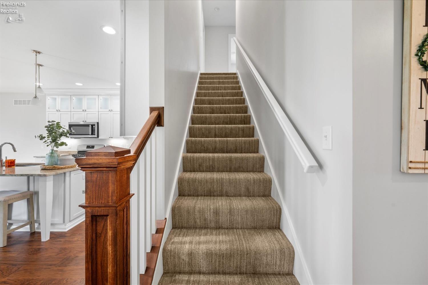 Marblehead, Ohio, 43440, United States, 4 Bedrooms Bedrooms, ,3 BathroomsBathrooms,Residential,For Sale,1921808