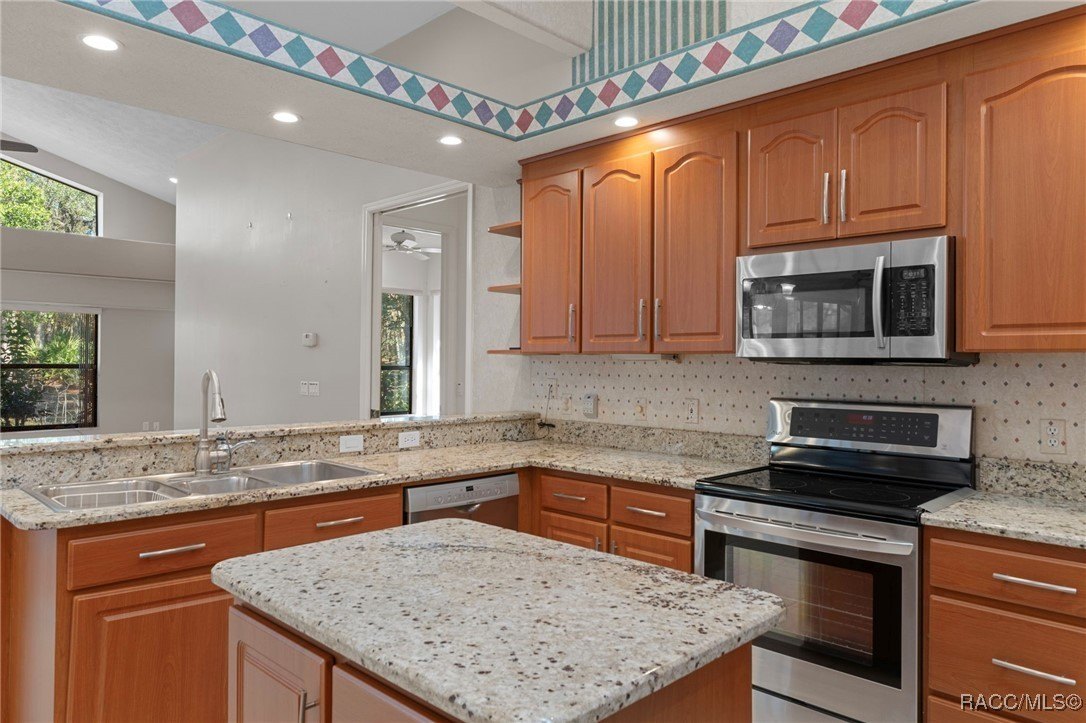 Beverly Hills, Florida, 34465, United States, 3 Bedrooms Bedrooms, ,3 BathroomsBathrooms,Residential,For Sale,2006370