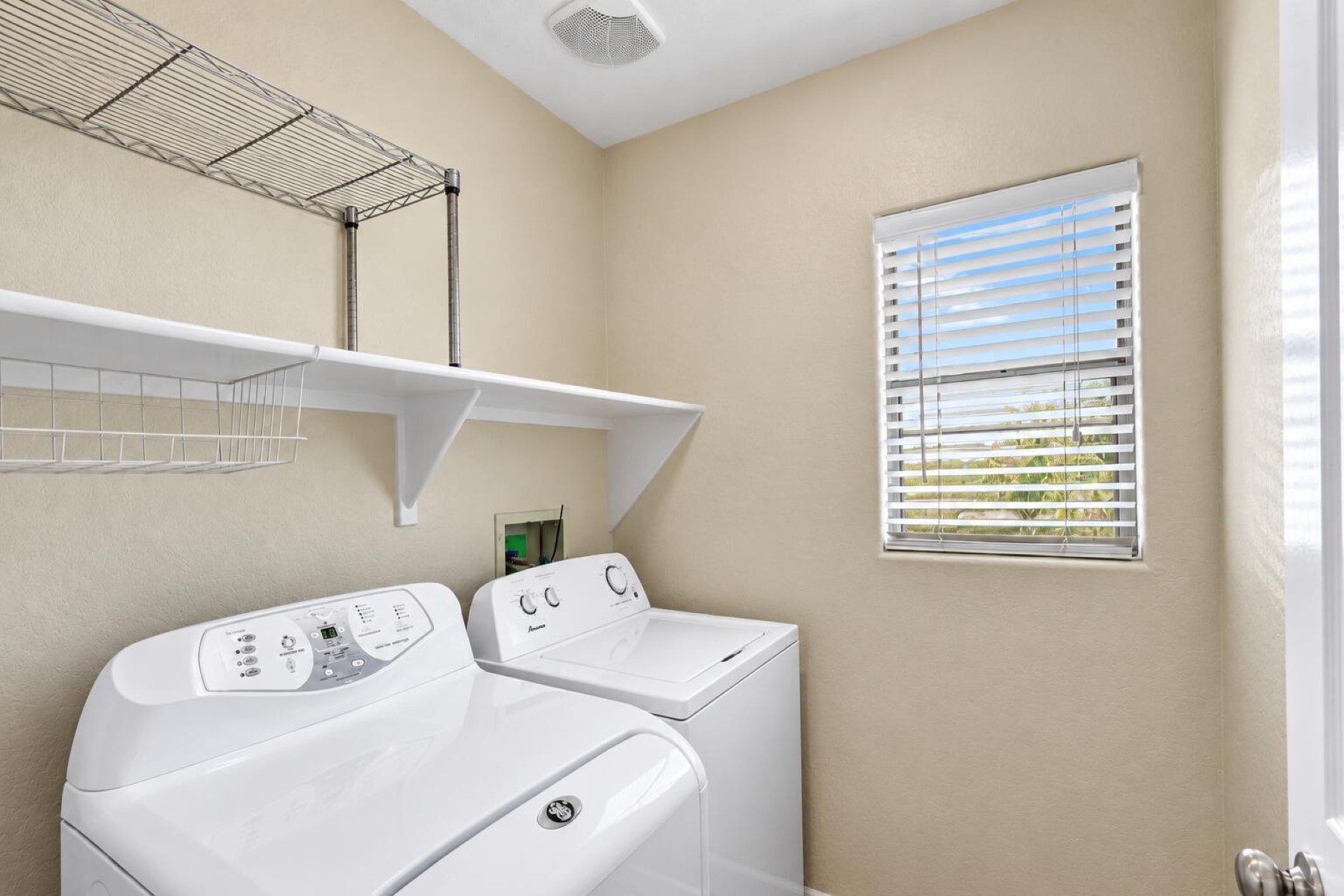  2329 W Barwick Drive¦Phoenix, AZ - 物件實景