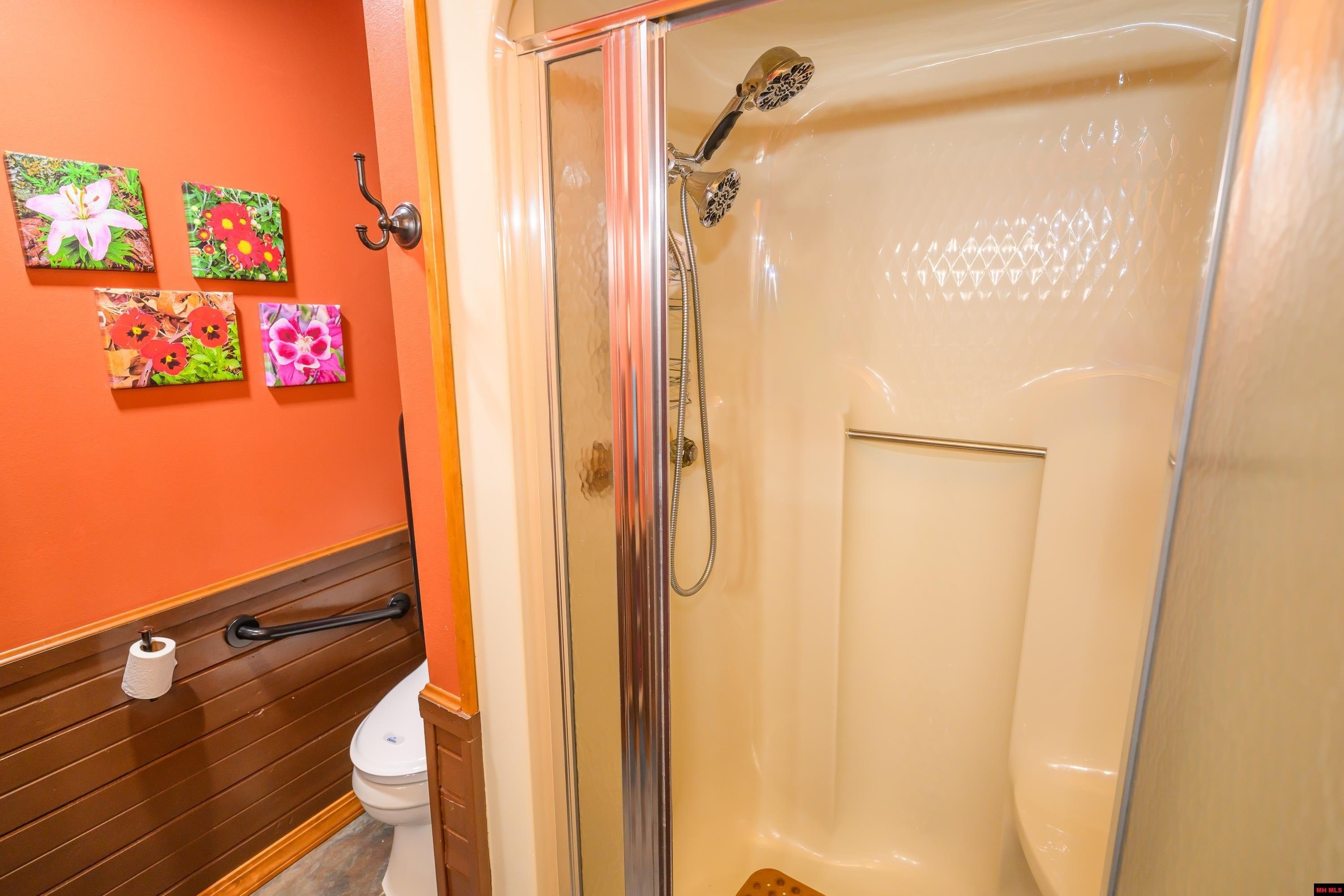 Mountain Home, Arkansas, 72653, United States, 2 Bedrooms Bedrooms, ,3 BathroomsBathrooms,Residential,For Sale,2009104