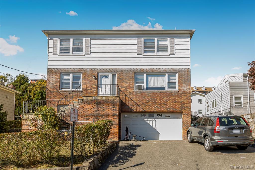 Yonkers, New York, 10703, United States, 6 Bedrooms Bedrooms, ,2 BathroomsBathrooms,Residential,For Sale,1984096