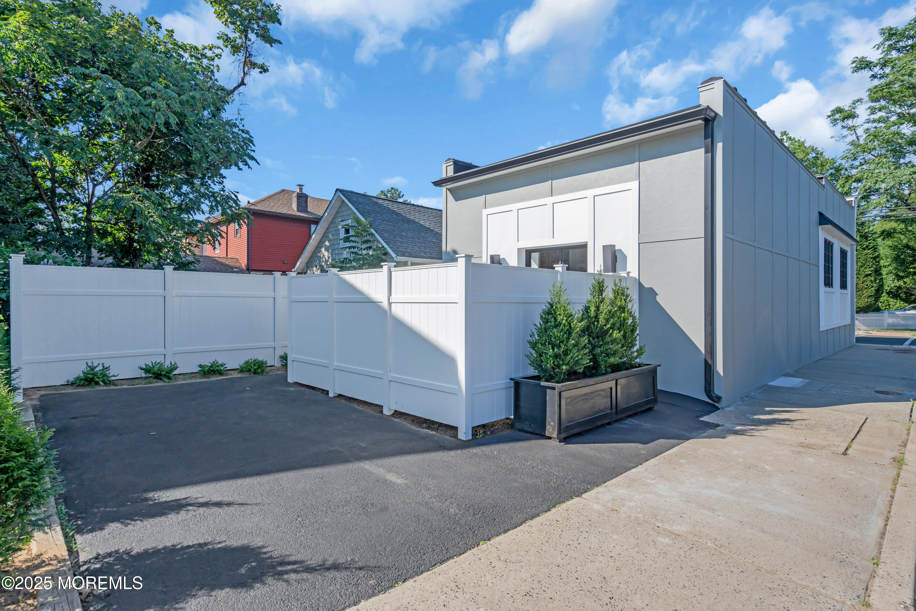 Fair Haven, New Jersey, 07704, United States, 1 Bedroom Bedrooms, ,2 BathroomsBathrooms,Residential,For Sale,1901766