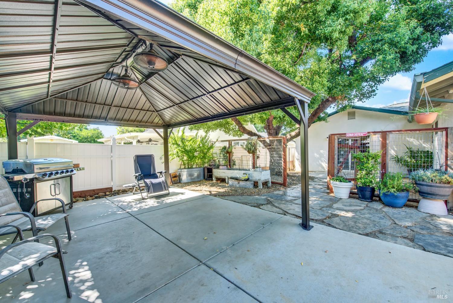 Vacaville, California, 95687, United States, 3 Bedrooms Bedrooms, ,2 BathroomsBathrooms,Residential,For Sale,1940371